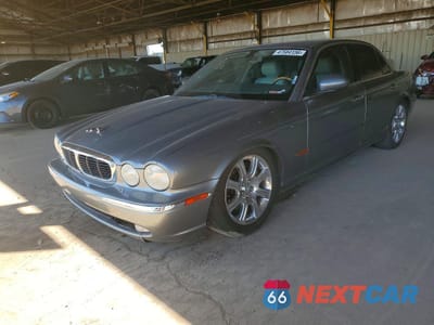 2004 JAGUAR XJ8 SAJWA71C04SG25165 - główne zdjęcie licytacji z USA - miniatura