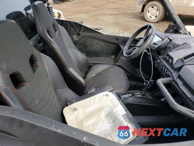 Piąte zdjęcie samochodu w środku: 2023 CAN-AM COMMANDER XT 1000R VIN:3JBAKAX48PE002936 - miniatura