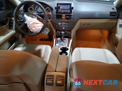 Zdjęcie 8 z 13 samochodu: 2010 MERCEDES-BENZ C 300 4MATIC VIN:WDDGF8BB1AF361316 - miniatura