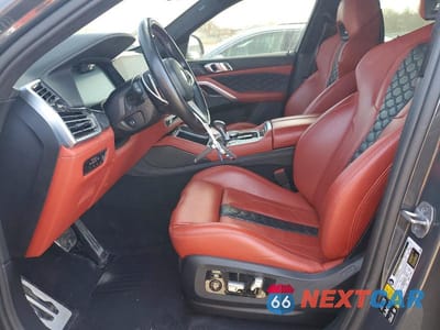 Zdjęcie 7 z 13 samochodu: 2022 BMW X6 M VIN:5YMCY0C02N9J90203 - miniatura