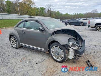 Czwarte zdjęcie samochodu z boku: 2018 VOLKSWAGEN BEETLE SE VIN:3VWJD7ATXJM713591 - miniatura