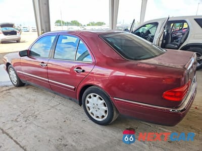 Drugie zdjęcie samochodu z przodu: 1999 MERCEDES-BENZ E 300TD VIN:WDBJF25H8XA825025 - miniatura