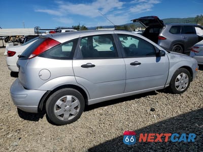 Trzecie zdjęcie samochodu z tyłu: 2005 FORD FOCUS ZX5 VIN:3FAFP37N25R122168 - miniatura