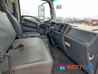 Piąte zdjęcie samochodu w środku: 2024 ISUZU NPR VIN:54DC4J1D5RS220546 - miniatura