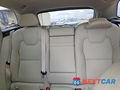 Zdjęcie 10 z 13 samochodu: 2019 VOLVO XC60 T5 MOMENTUM VIN:LYV102DK2KB288864 - miniatura
