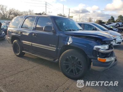 Czwarte zdjęcie samochodu z boku: 2002 CHEVROLET TAHOE C1500 VIN:1GNEC13Z92R136047 - miniatura