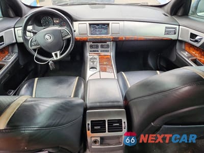 Zdjęcie 8 z 13 samochodu: 2012 JAGUAR XF PORTFOLIO VIN:SAJWA0HB8CLS37854 - miniatura