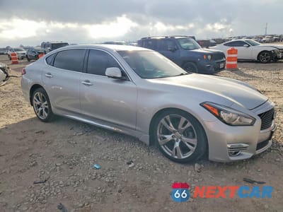 Czwarte zdjęcie samochodu z boku: 2016 INFINITI Q70L 3.7 VIN:JN1BY1PP1GM630254 - miniatura