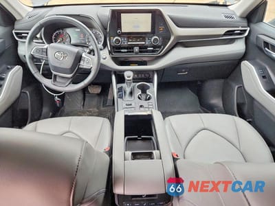 Zdjęcie 8 z 12 samochodu: 2023 TOYOTA HIGHLANDER XLE VIN:5TDKDRBH3PS042660 - miniatura