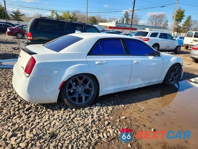 Trzecie zdjęcie samochodu z tyłu: 2021 CHRYSLER 300 S VIN:2C3CCABG4MH523659 - miniatura
