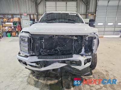Piąte zdjęcie samochodu w środku: 2024 FORD F350 SUPER DUTY VIN:1FT8W3BN7REE73289 - miniatura
