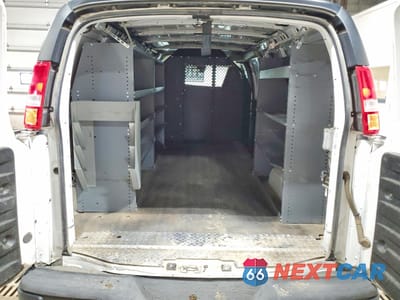 Zdjęcie 10 z 13 samochodu: 2023 CHEVROLET EXPRESS 3500 CARGO UTILITY / SERVICE VAN VIN:1GCZGHFP1P1101574 - miniatura