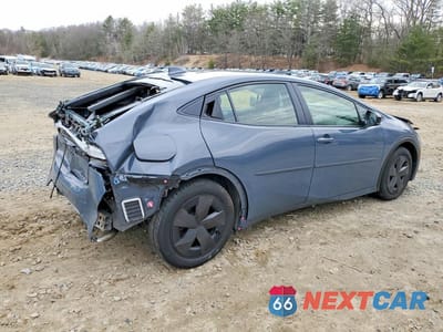 Trzecie zdjęcie samochodu z tyłu: 2024 TOYOTA PRIUS PRIME SE VIN:JTDACACU3R3019377 - miniatura