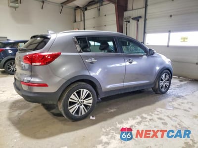 Trzecie zdjęcie samochodu z tyłu: 2016 KIA SPORTAGE EX VIN:KNDPCCAC0G7859350 - miniatura