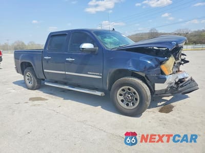 Czwarte zdjęcie samochodu z boku: 2007 GMC NEW SIERRA C1500 VIN:2GTEC13C371574860 - miniatura
