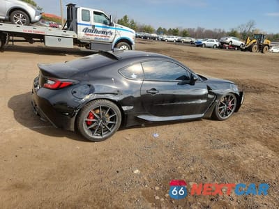 Trzecie zdjęcie samochodu z tyłu: 2025 TOYOTA GR86 BASE VIN:JF1ZNBB12S9757593 - miniatura