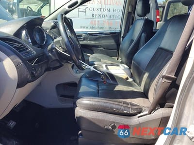 Zdjęcie 7 z 12 samochodu: 2019 DODGE GRAND CARAVAN SXT VIN:2C4RDGCG4KR752936 - miniatura
