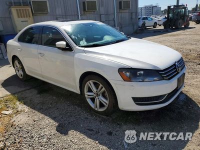 Czwarte zdjęcie samochodu z boku: 2014 VOLKSWAGEN PASSAT SE VIN:1VWBT7A38EC100061 - miniatura
