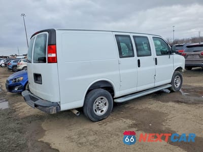 Trzecie zdjęcie samochodu z tyłu: 2022 CHEVROLET EXPRESS 2500 CARGO DELIVERY VAN VIN:1GCWGAFP7N1252118 - miniatura