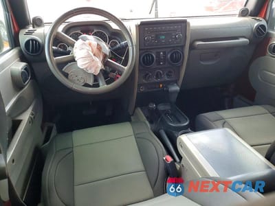 Zdjęcie 8 z 13 samochodu: 2007 JEEP WRANGLER SAHARA VIN:1J8GA59167L195303 - miniatura
