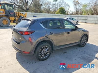 Trzecie zdjęcie samochodu z tyłu: 2017 MAZDA CX-5 TOURING VIN:JM3KFBCL9H0210186 - miniatura