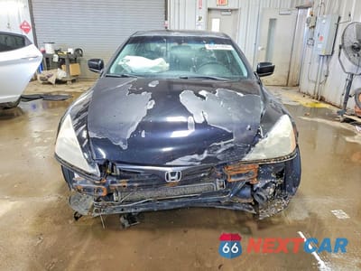 Piąte zdjęcie samochodu w środku: 2003 HONDA ACCORD EX VIN:1HGCM82693A018563 - miniatura