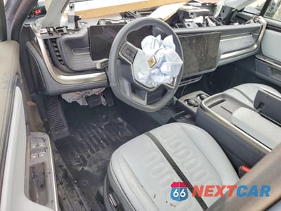 Zdjęcie 8 z 13 samochodu: 2025 RIVIAN R1T ADVENTURE VIN:7FCTGBAA0SN040168 - miniatura