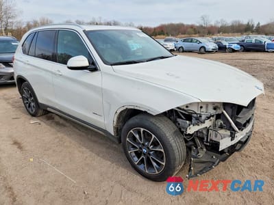 Czwarte zdjęcie samochodu z boku: 2018 BMW X5 XDRIVE35I VIN:5UXKR0C57J0Y06309 - miniatura
