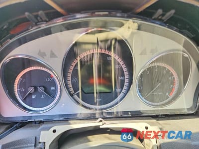 Zdjęcie 9 z 11 samochodu: 2011 MERCEDES-BENZ C 300 VIN:WDDGF5EB0BA452067 - miniatura