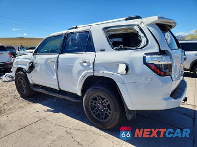Drugie zdjęcie samochodu z przodu: 2021 TOYOTA 4RUNNER SR5 VIN:JTEMU5JR4M5887932 - miniatura