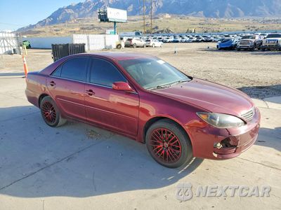 Czwarte zdjęcie samochodu z boku: 2005 TOYOTA CAMRY LE VIN:4T1BE32K55U048339 - miniatura
