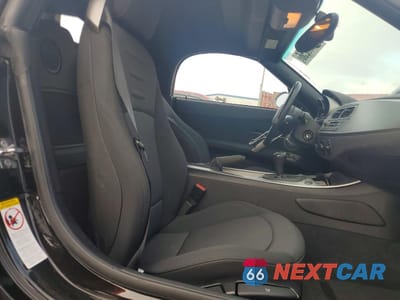 Zdjęcie 10 z 13 samochodu: 2003 BMW Z4 2.5 VIN:4USBT33413LR65396 - miniatura