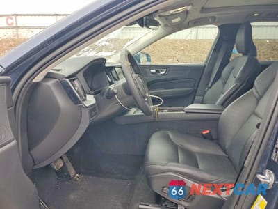 Zdjęcie 7 z 13 samochodu: 2023 VOLVO XC60 CORE VIN:YV4H60DV1P1393189 - miniatura