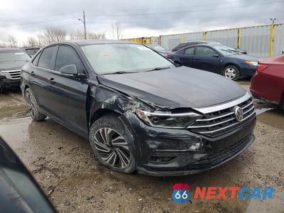 Czwarte zdjęcie samochodu z boku: 2020 VOLKSWAGEN JETTA SEL PREMIUM VIN:3VWGB7BU3LM045594 - miniatura