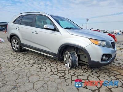 Czwarte zdjęcie samochodu z boku: 2012 KIA SORENTO EX VIN:5XYKU3A66CG257048 - miniatura