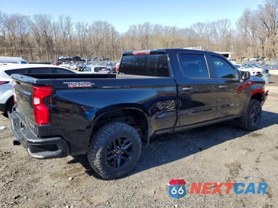 Trzecie zdjęcie samochodu z tyłu: 2019 CHEVROLET SILVERADO K1500 TRAIL BOSS CUSTOM VIN:1GCPYCEF6KZ367120 - miniatura