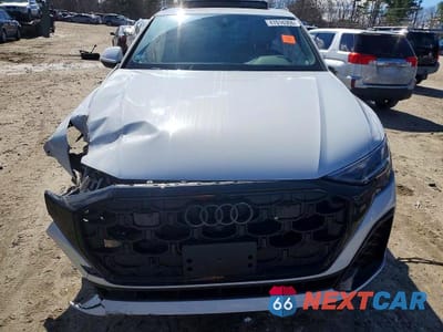 Piąte zdjęcie samochodu w środku: 2024 AUDI Q8 PREMIUM PLUS S-LINE VIN:WA1EVBF19RD004616 - miniatura