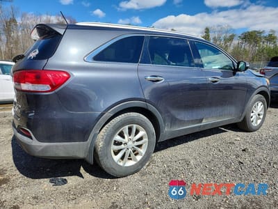 Trzecie zdjęcie samochodu z tyłu: 2017 KIA SORENTO LX VIN:5XYPG4A39HG295289 - miniatura