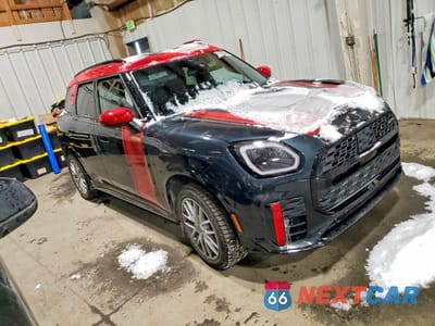 Czwarte zdjęcie samochodu z boku: 2025 MINI COUNTRYMAN JCW ALL4 VIN:WMZ33GA07S7P79242 - miniatura