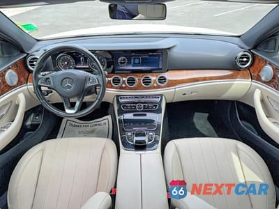 Zdjęcie 9 z 10 samochodu: 2017 MERCEDES-BENZ E 300 VIN:WDDZF4JB7HA218901 - miniatura