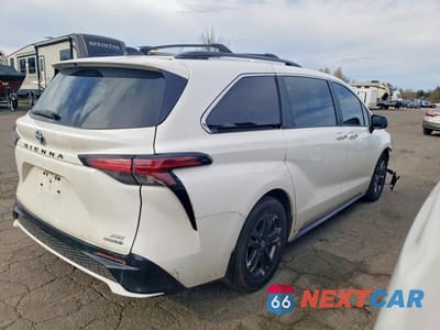 Trzecie zdjęcie samochodu z tyłu: 2024 TOYOTA SIENNA XSE 7-PASSENGER VIN:5TDDSKFC5RS116104 - miniatura