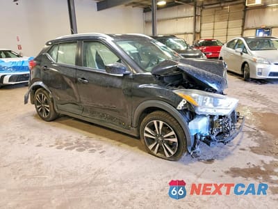 Czwarte zdjęcie samochodu z boku: 2020 NISSAN KICKS SV VIN:3N1CP5CV7LL522146 - miniatura