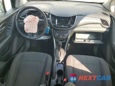 Zdjęcie 8 z 13 samochodu: 2019 CHEVROLET TRAX LS VIN:3GNCJKSB8KL125183 - miniatura