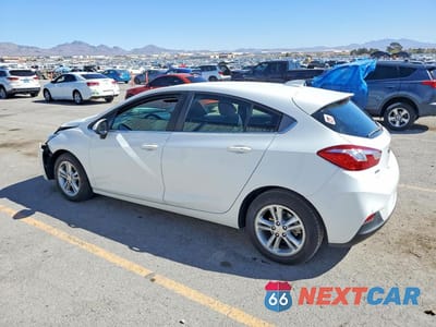 Drugie zdjęcie samochodu z przodu: 2018 CHEVROLET CRUZE LT VIN:3G1BE6SM5JS593578 - miniatura