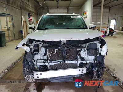 Piąte zdjęcie samochodu w środku: 2018 TOYOTA 4RUNNER SR5 PREMIUM VIN:JTEBU5JR5J5512795 - miniatura