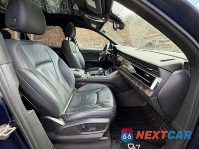 Piąte zdjęcie samochodu w środku: 2021 AUDI Q7 PREMIUM VIN:WA1AXAF70MD010157 - miniatura