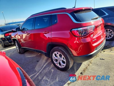 Drugie zdjęcie samochodu z przodu: 2024 JEEP COMPASS LATITUDE VIN:3C4NJDBN4RT156237 - miniatura