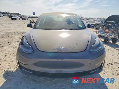 Piąte zdjęcie samochodu w środku: 2023 TESLA MODEL 3 VIN:5YJ3E1EA4PF428283 - miniatura