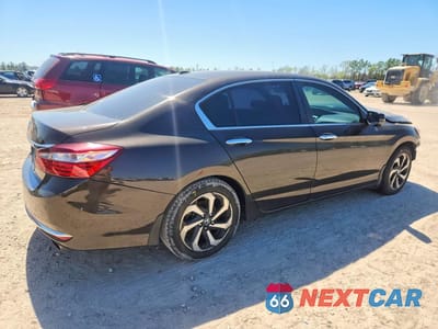 Trzecie zdjęcie samochodu z tyłu: 2017 HONDA ACCORD EXL VIN:1HGCR2F88HA300422 - miniatura