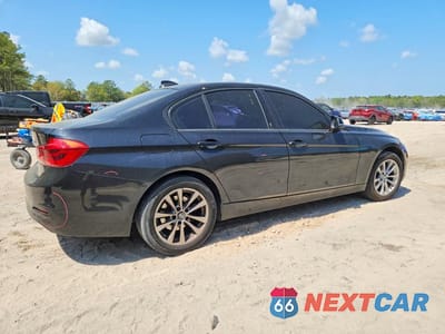 Trzecie zdjęcie samochodu z tyłu: 2016 BMW 320 I VIN:WBA8E1G53GNT36165 - miniatura